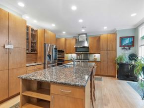103 Hudson Cove, Edgewater NJ 07020