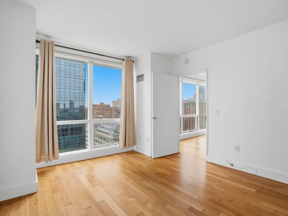 77 Hudson St 2002, Jersey City NJ 07302