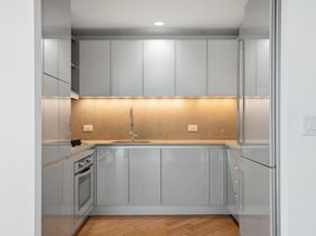 77 Hudson St 2002, Jersey City NJ 07302