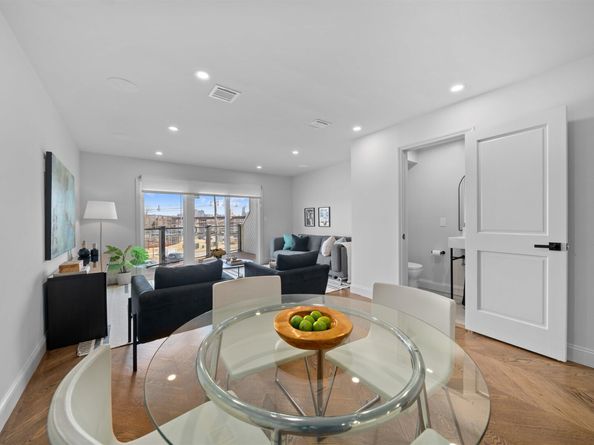 1110 River Rd 102, Edgewater NJ 07020
