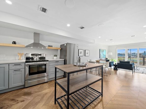1110 River Rd 102, Edgewater NJ 07020