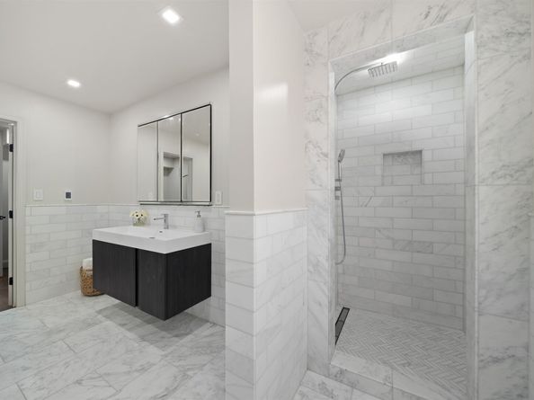 1110 River Rd 102, Edgewater NJ 07020