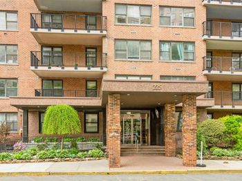 225 St Pauls Ave