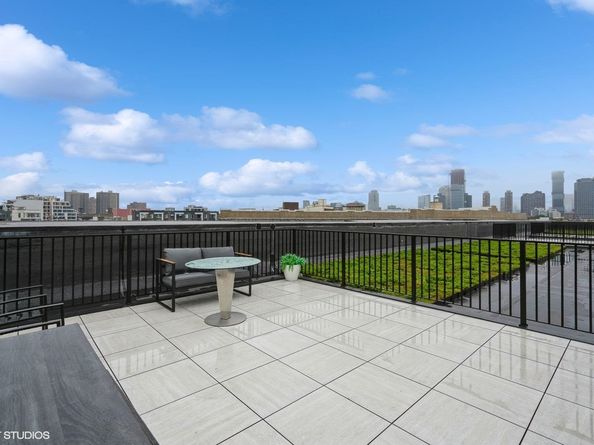 425 3rd St 402, Jersey City NJ 07302