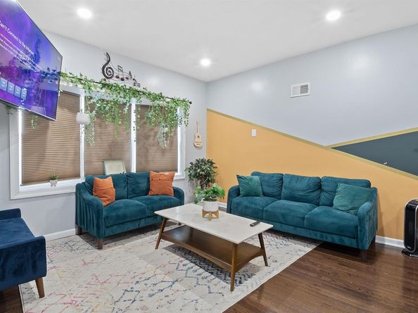 84 West 3rd St, Bayonne NJ 07002