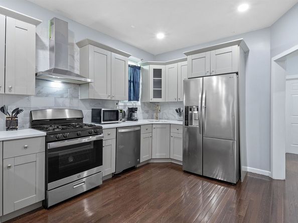 84 West 3rd St, Bayonne NJ 07002