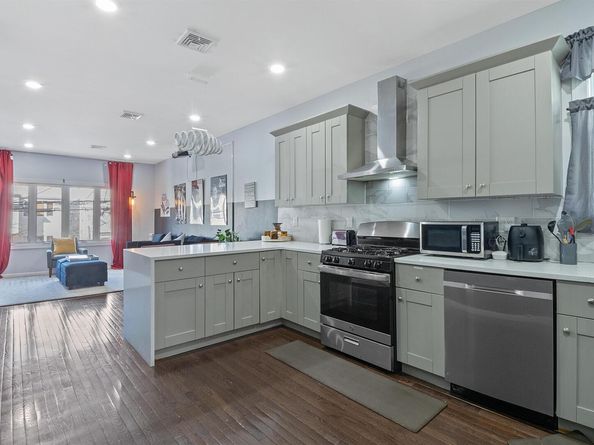 84 West 3rd St, Bayonne NJ 07002