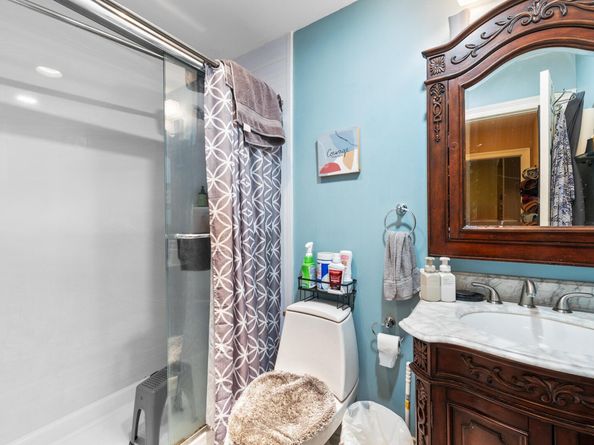 208 Shearwater Ct West 31, Jersey City NJ 07305