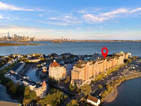 208 Shearwater Ct West 31, Jersey City NJ 07305