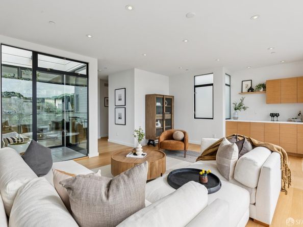 3307 Broderick Street, San Francisco CA 94123